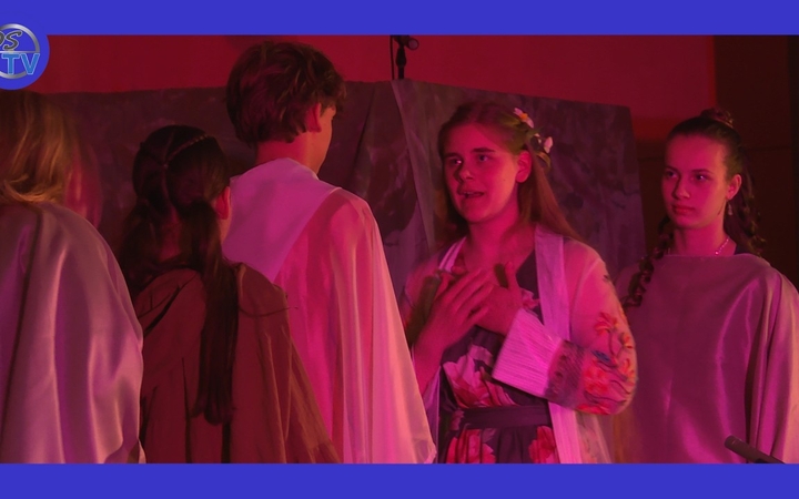 Embedded thumbnail for DSTV: "Szentivánéji álom" – diákszínpadon