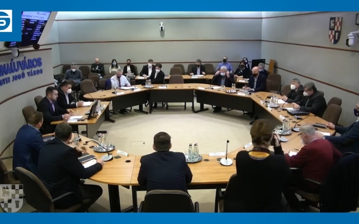 Embedded thumbnail for Rendkívüli közgyűlés négy halaszthatatlan napirenddel 