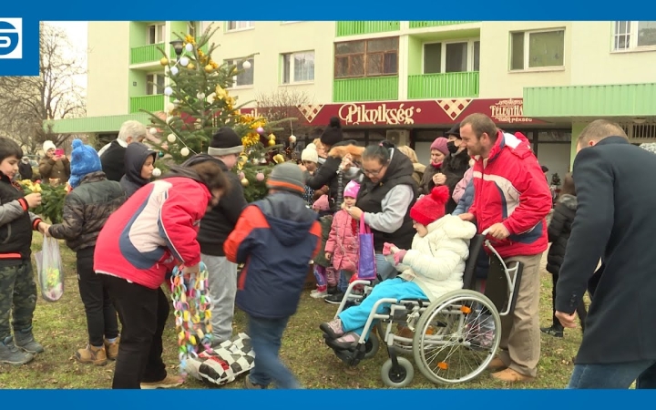 Embedded thumbnail for Világol már a szeretet gyertyája is (galériával)