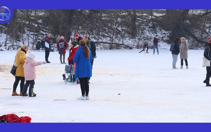Embedded thumbnail for Röpködtek a mínuszok, így végre hízott jéggel várta a korizókat a Szalki-sziget