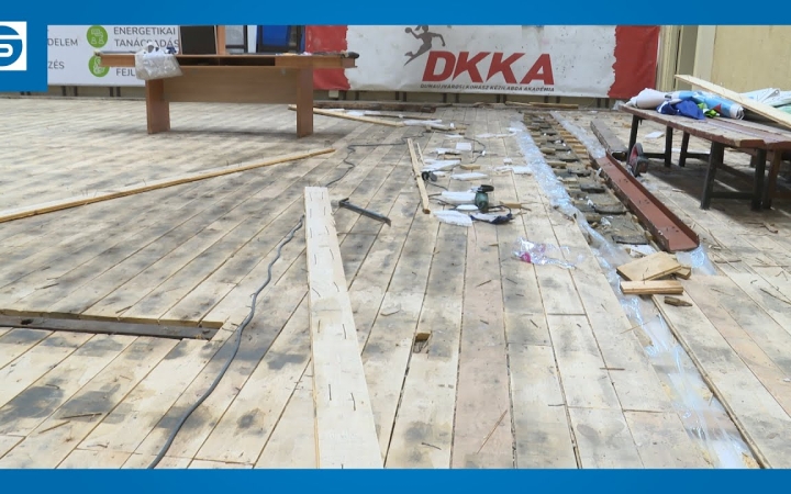 Embedded thumbnail for DSTV: megszépül a sportcsarnok