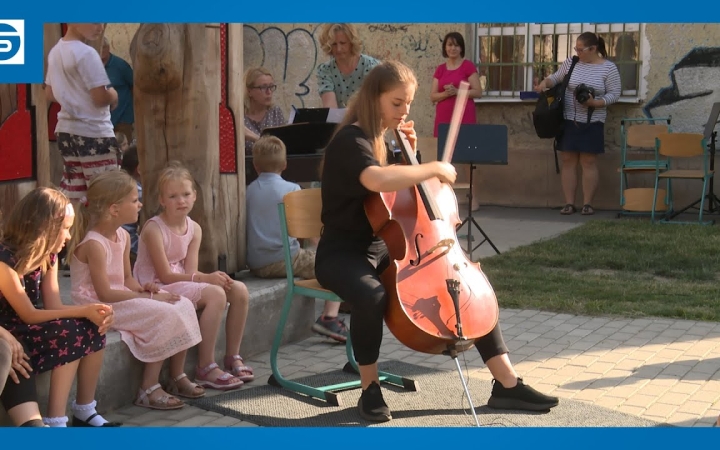 Embedded thumbnail for Muzsikáltak és lakatoltak a zeneiskolások (galériával)