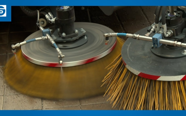 Embedded thumbnail for A Római városrészben folytatódott az új rendszerű várostakarítás