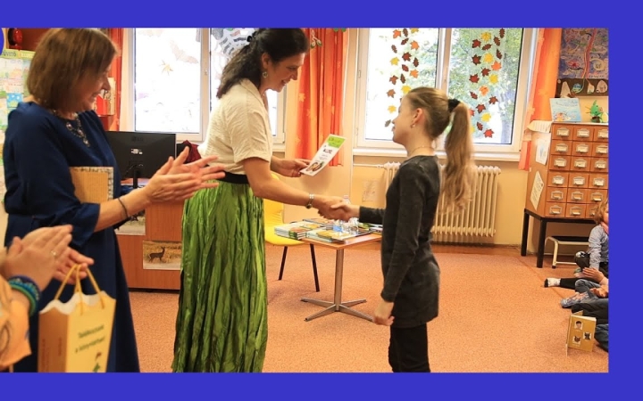 Embedded thumbnail for DSTV: szóforgatók, betűvetők a könyvtárban