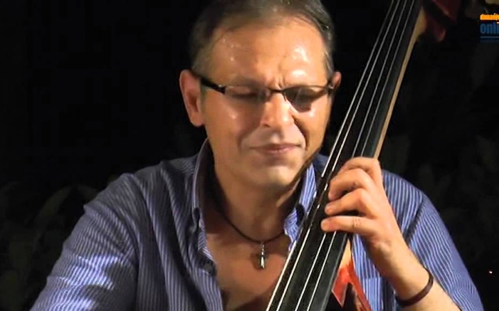 Embedded thumbnail for Apa és fia egy színpadon - Egri János Quartet a Művészben-DO-videó