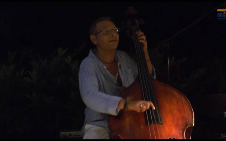 Embedded thumbnail for Trio Midnight a Művész teraszán - DO-videó