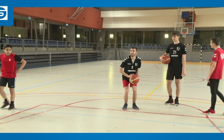 Embedded thumbnail for DSTV: a kicsik pihennek, a nagyok játszanak