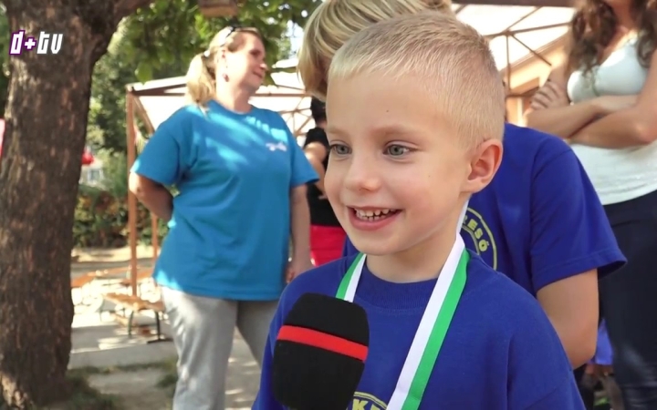 Embedded thumbnail for D+ Híradó - Jótékonyság, OviFoci