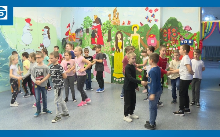 Embedded thumbnail for DSTV: iskolanyitogató a Wesley-vel