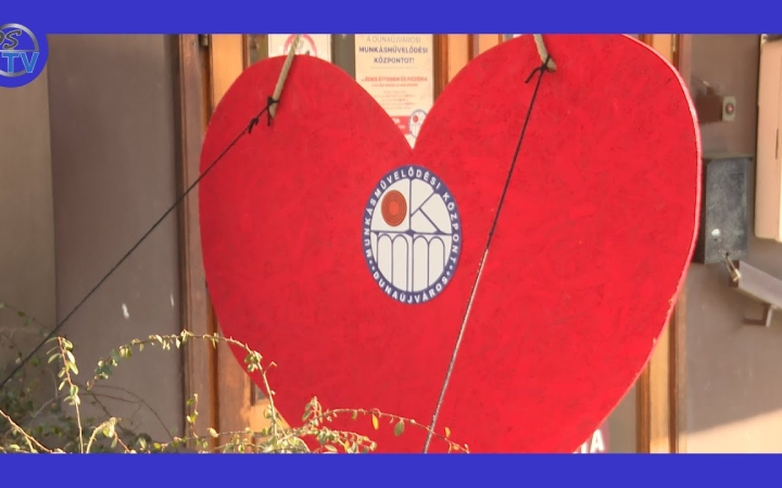 Embedded thumbnail for DSTV: szívküldi a szeretet hetén