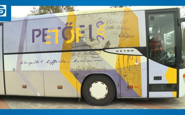 Embedded thumbnail for Dunaújvárosba is ellátogatott az országjáró Petőfi-emlékbusz