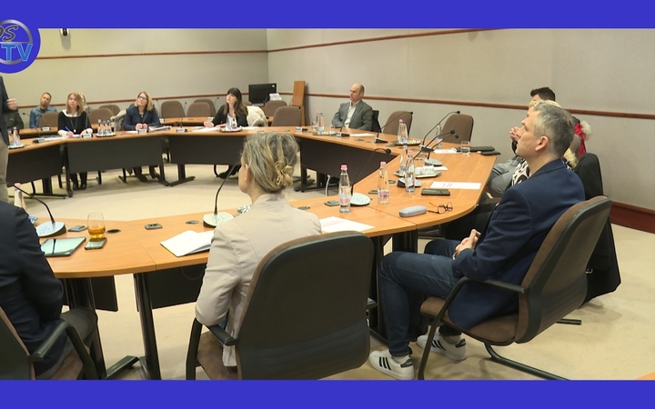 Embedded thumbnail for DSTV: kerekasztal a foglalkoztatásról 