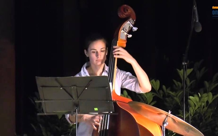 Embedded thumbnail for New Akoustic Band a Művész presszó teraszán - DO-videó