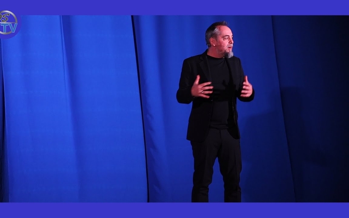 Embedded thumbnail for DSTV: szeretik a stand-up műfaját