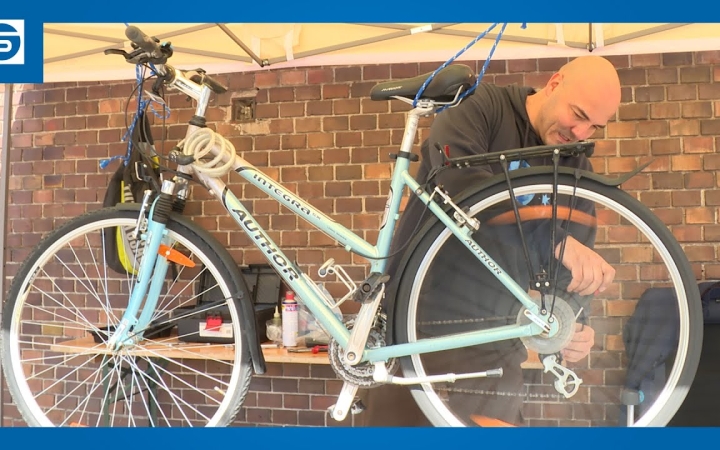 Embedded thumbnail for Mobilitási hét: busszal és biciklivel kéne járnunk