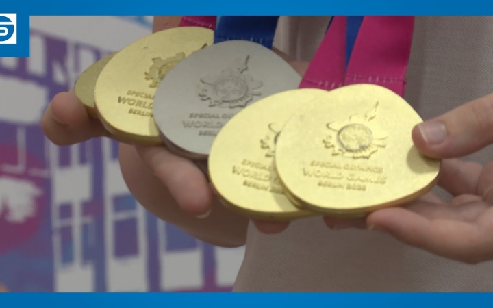 Embedded thumbnail for Pintér Tamás: "... okkal vagyunk büszkék a sikereitekre!"