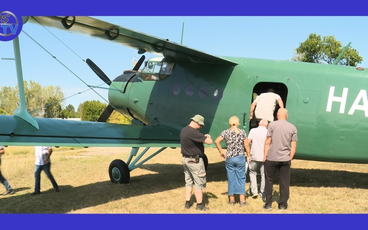 Embedded thumbnail for DSTV: ejtőernyősök találkoztak