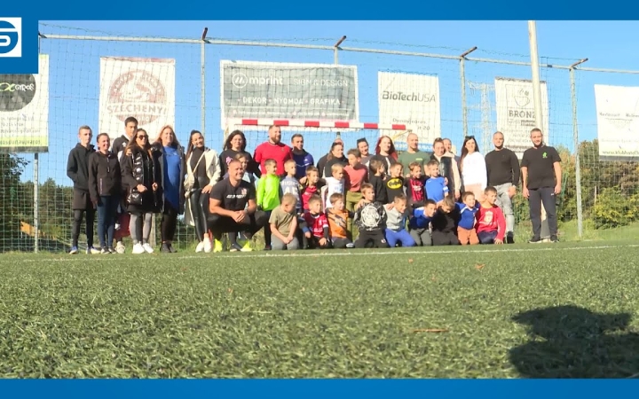 Embedded thumbnail for DSTV: családi foci a műfüvön