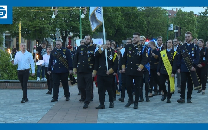 Embedded thumbnail for DSTV: útjára indult a fénykígyó (galériával)