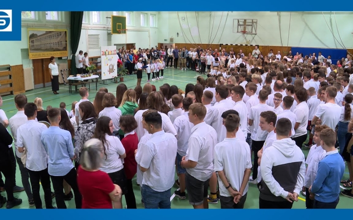 Embedded thumbnail for DSTV: tanévnyitó a Vasváriban (galériával)