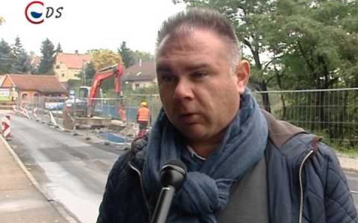 Embedded thumbnail for Sávváltás - kész a Százlábú híd egyik fele