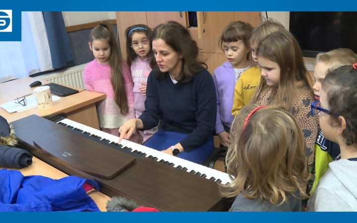 Embedded thumbnail for DSTV: muzsikával csalogat a Móricz