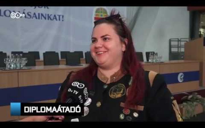 Embedded thumbnail for D+ Híradó - Diplomaátadó, járdafelújítás