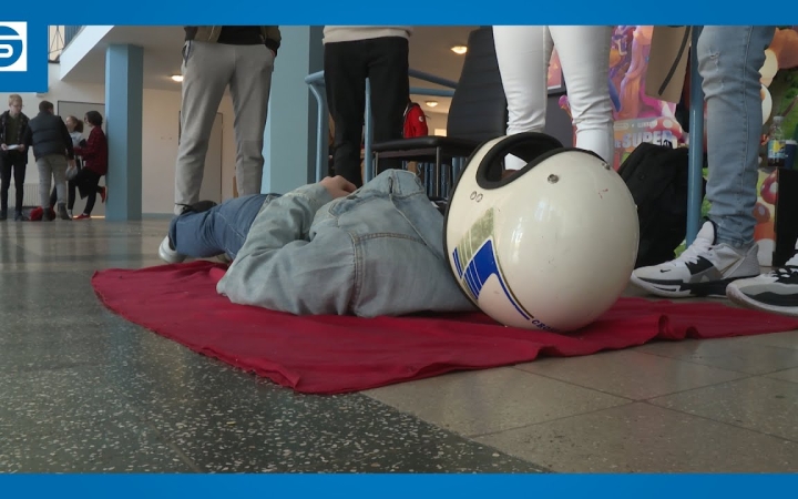 Embedded thumbnail for Monstre erőpróba lett az elsősegélynyújtó verseny (galériával)