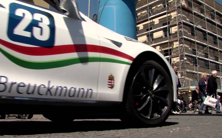 Embedded thumbnail for Villanyautóval Európán át - Az első szakaszt megnyertük