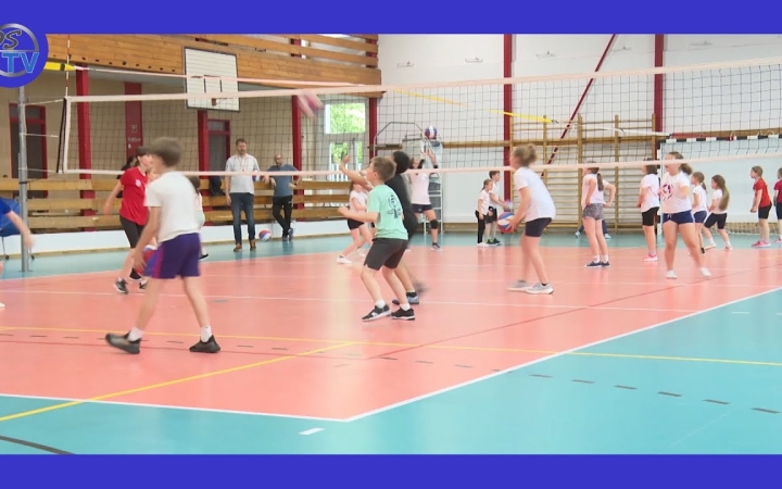 Embedded thumbnail for DSTV: nyílt nap a röplabdázóknál