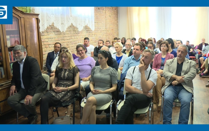 Embedded thumbnail for 10 éve nyitott kaput, boldog születésnapot ünnepelt a Szertelen Ház