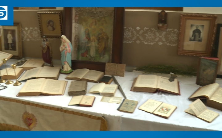 Embedded thumbnail for "Dédszüleink öröksége" – szép tárlat nyílt a Krisztus Király főtemplom nyitott napján (galériával)