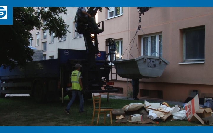 Embedded thumbnail for Az ablakon dobálták ki a szemetet 