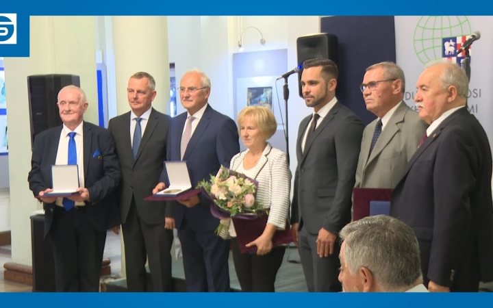 Embedded thumbnail for Emlékeket idéztek és a jövőt is tervezték a kamara jubileumi ünnepségén (galériával)