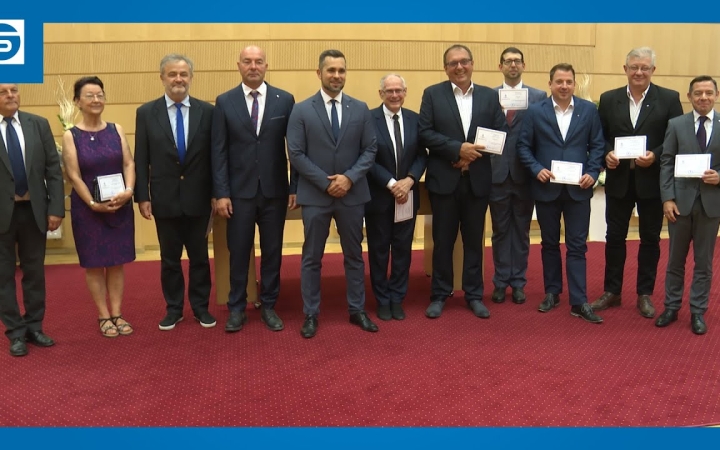 Embedded thumbnail for Átvették megbízóleveleiket az újonnan megválasztott önkormányzati képviselők