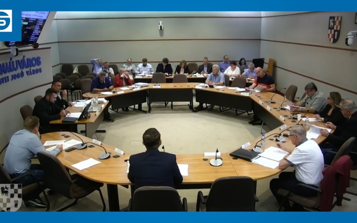 Embedded thumbnail for 25 napirendről döntöttek rendkívüli nyílt ülésen