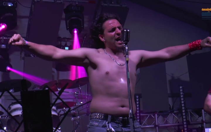 Embedded thumbnail for Beindult a buligyár