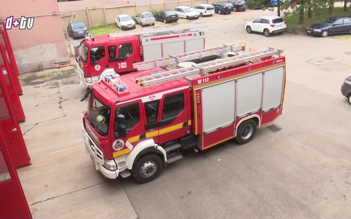 Embedded thumbnail for Új autó a városi tűzoltóknál