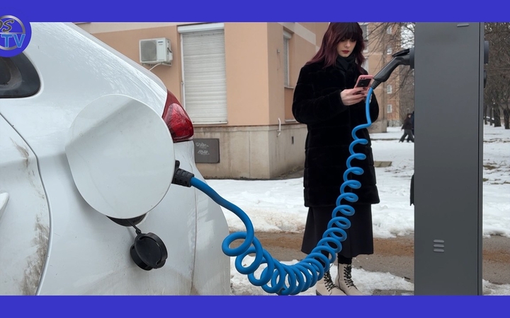 Embedded thumbnail for DSTV: villanyautók a hidegben