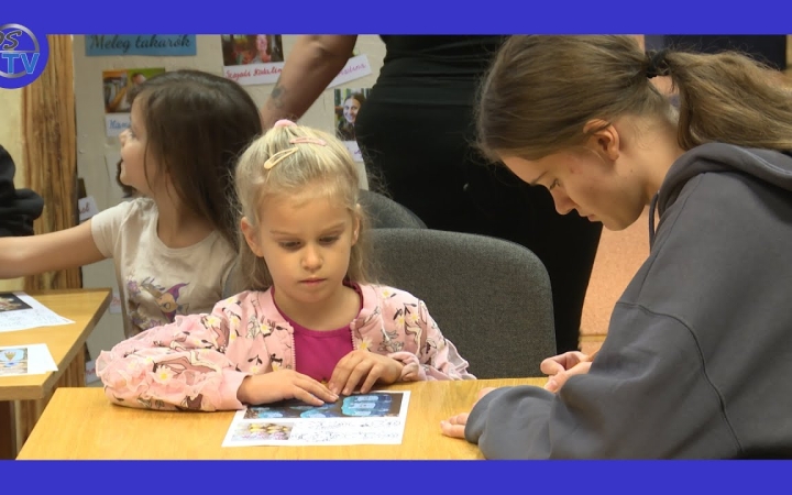 Embedded thumbnail for DSTV: ünnepi hangolódás a könyvtárban