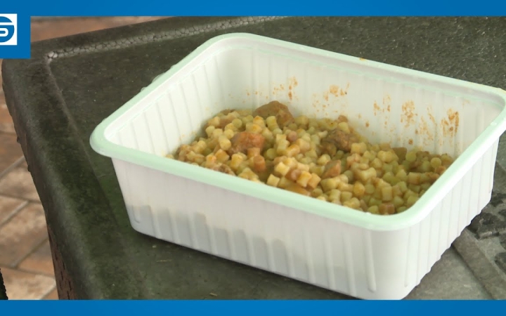 Embedded thumbnail for DSTV: ételt osztottak a Városháza téren