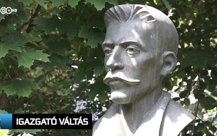 Embedded thumbnail for D+ Híradó - Új igazgató, rendhagyó fogadóóra