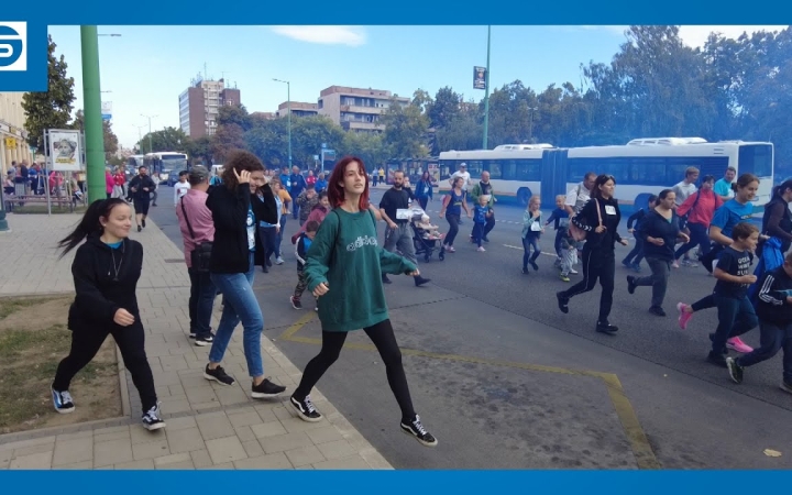 Embedded thumbnail for Velük is, értük is – ötödször is siker volt a városfutás (galériával)