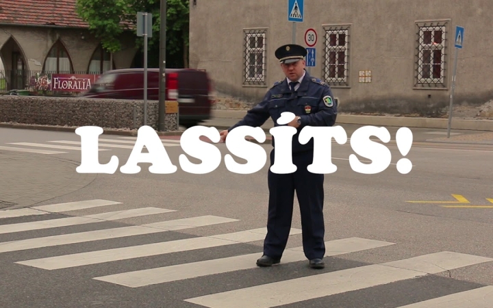 Embedded thumbnail for Cél a védtelen közlekedők biztonsága