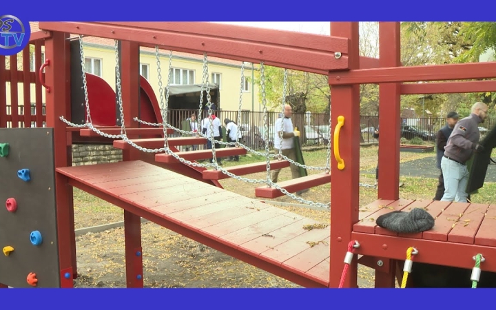 Embedded thumbnail for DSTV: új játszótér épül