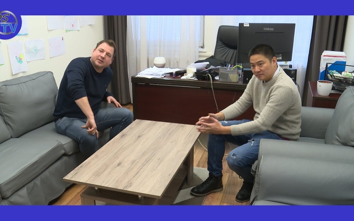 Embedded thumbnail for "Tomi" ott segít, ahol szükség van rá 