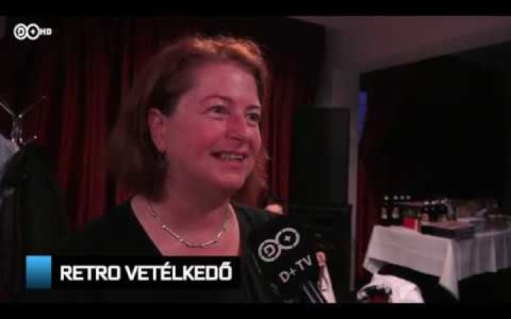 Embedded thumbnail for Retro vetélkedő, elsősavató