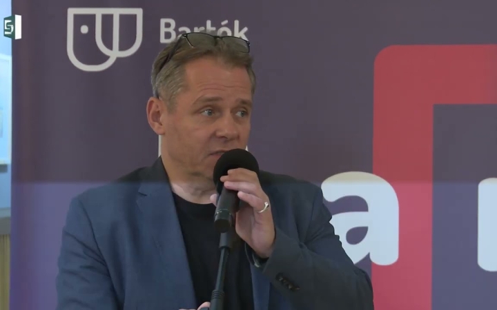 Embedded thumbnail for DSTV: defibrillátor a színháznak 