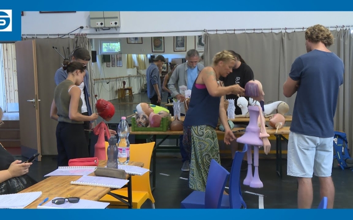 Embedded thumbnail for Zenés bábjáték készül a Bartókban – októberben bemutató 