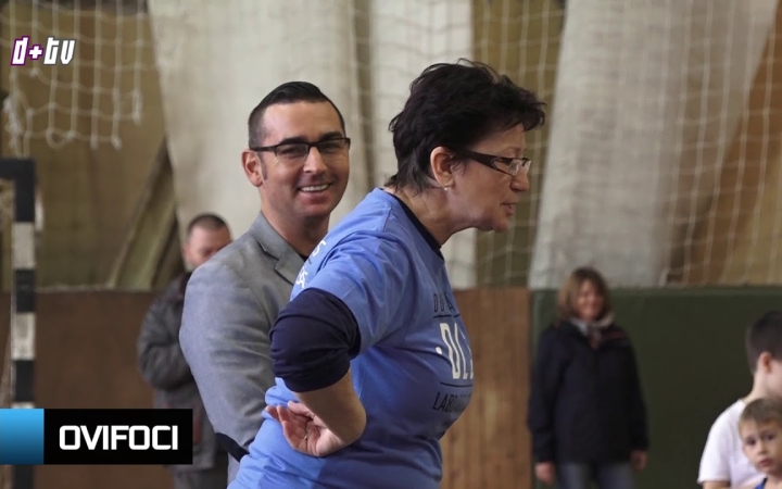 Embedded thumbnail for D+ Híradó - Útfelújítás, örökbefogadó nap